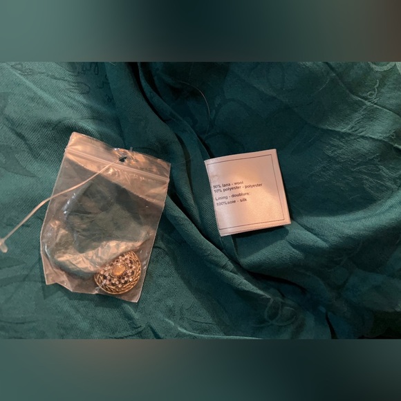 Chanel "Paris-Salzburg 2014/15 Métiers d'Art Collection Tweed Chain Trim Jacket - Picture 7 of 16